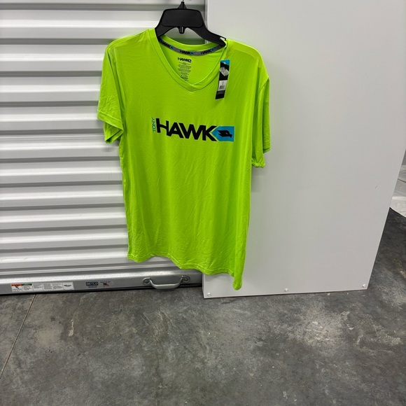 NWT Tony Hawk Men's Neon Green Short Sleeves T-Shirt Tee Polyester Logo M - Picture 1 of 16